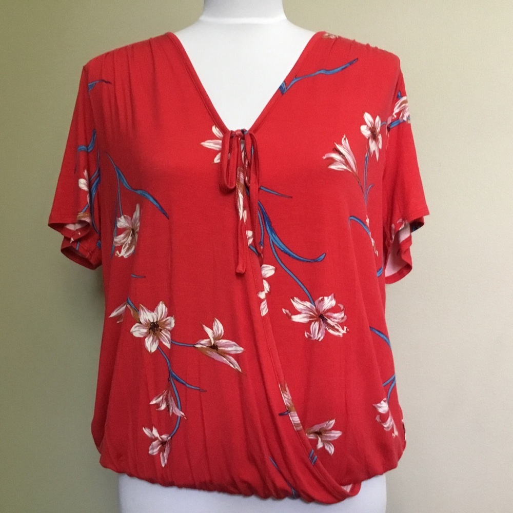 NWT FINN & GRACE red Orchid wrap tie front top M